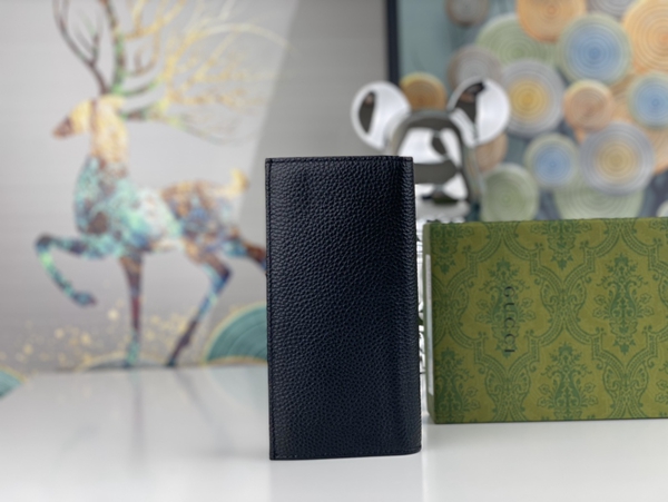 グッチ財布コピー背面デザイン